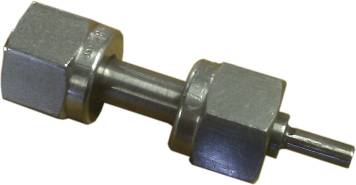 Reference leak comprising a stainless-steel sintered leak element welded into a stainless-steel tube housing 6mm OD x 80mm Length fitted with a twin ferrule nut and olive at each end. Adaptors and jigs are available on request.